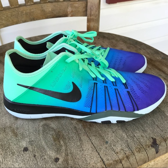 wmns nike free tr 6